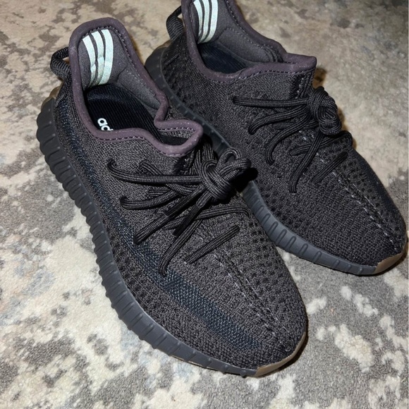 adidas Yeezy Boost 350 Box - Picture 1 of 9